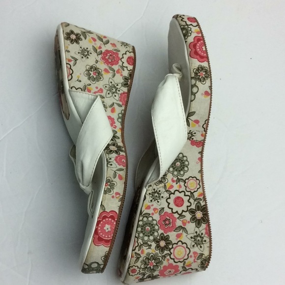 Relatively Ladies Floral 3” Sandals Sz 7/8 - Picture 2 of 7